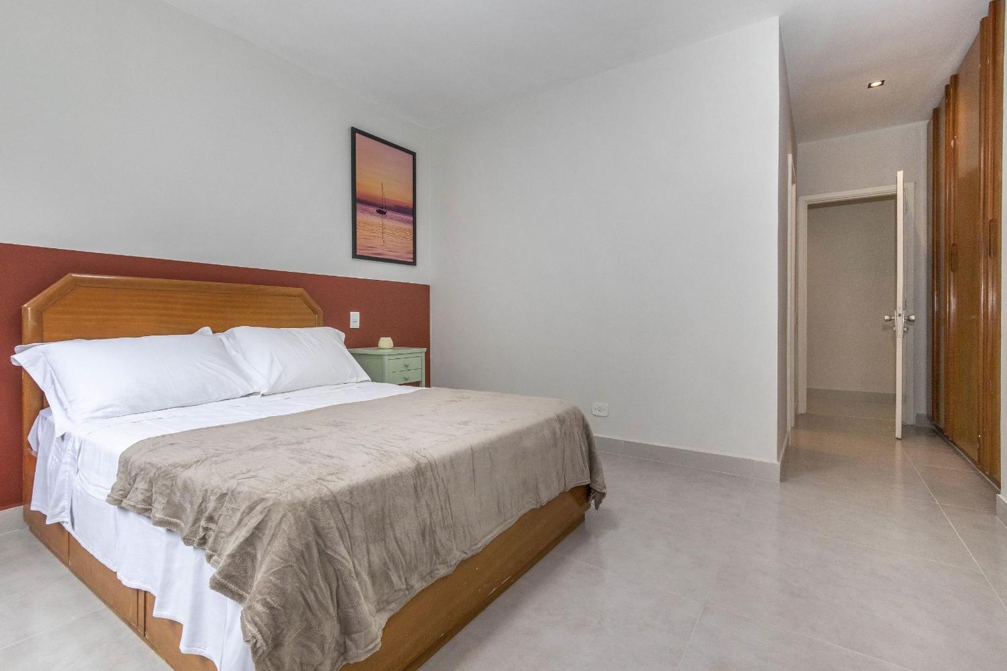 Flat Com Servicos E Vista Mar
