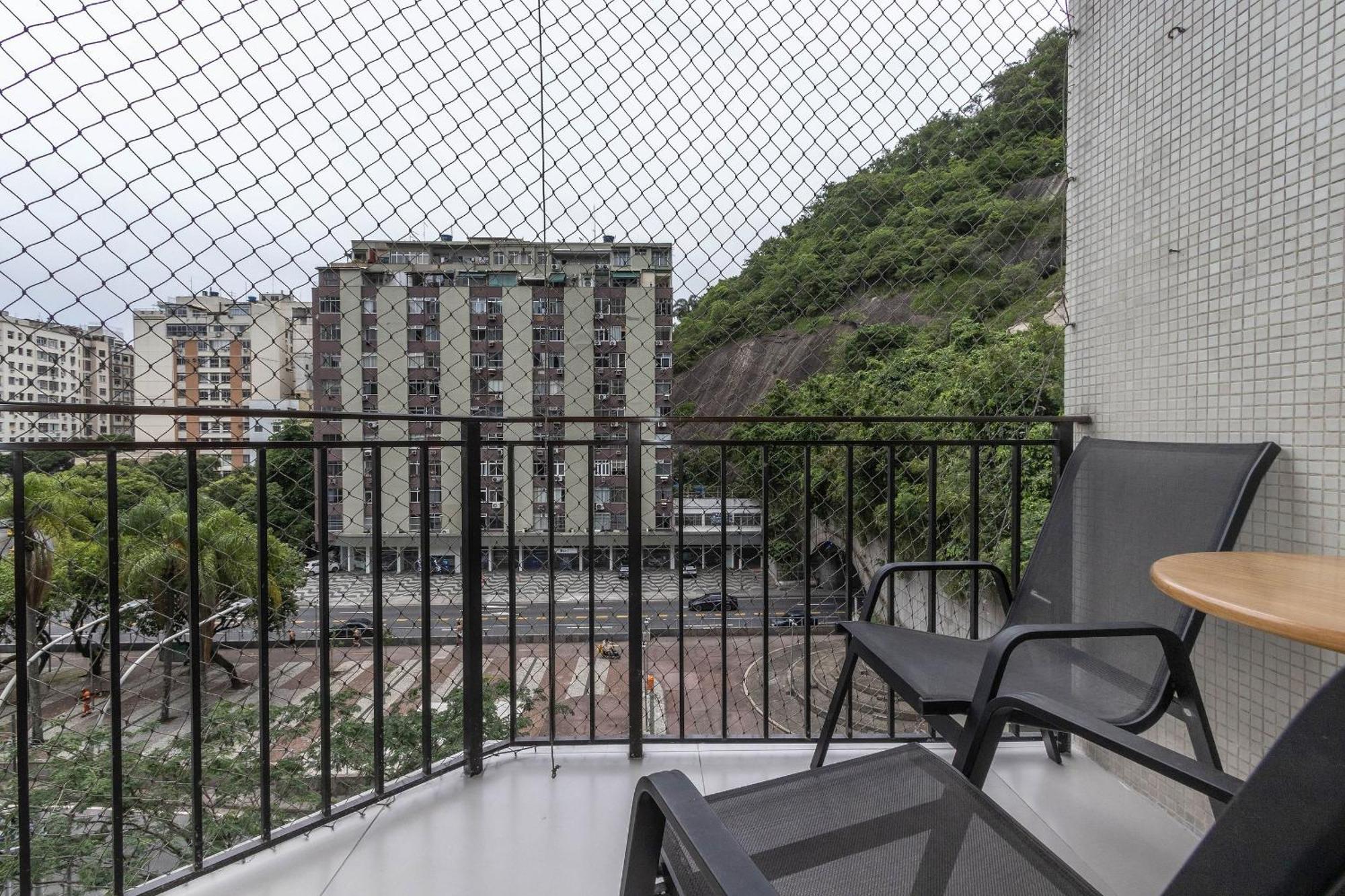 Flat Com Servicos E Vista Mar *